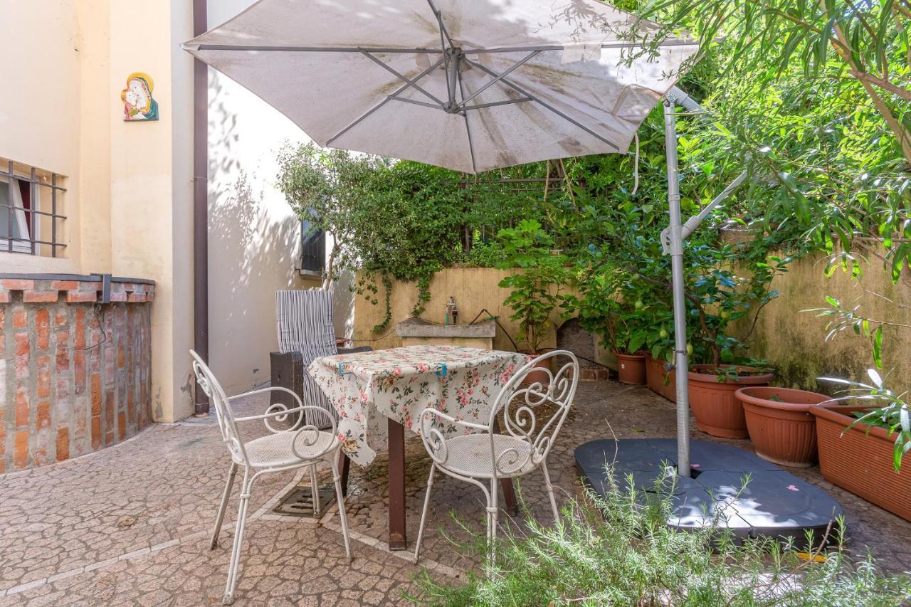 Pleasant Central Apartment With Garden Bologna Exterior foto